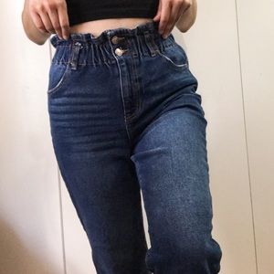 Cinched high waist blue jeans